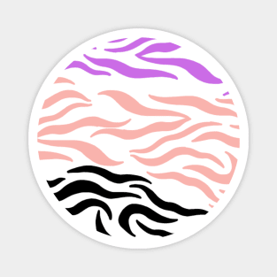 Violet Pink Black wavy pattern in Whte Magnet